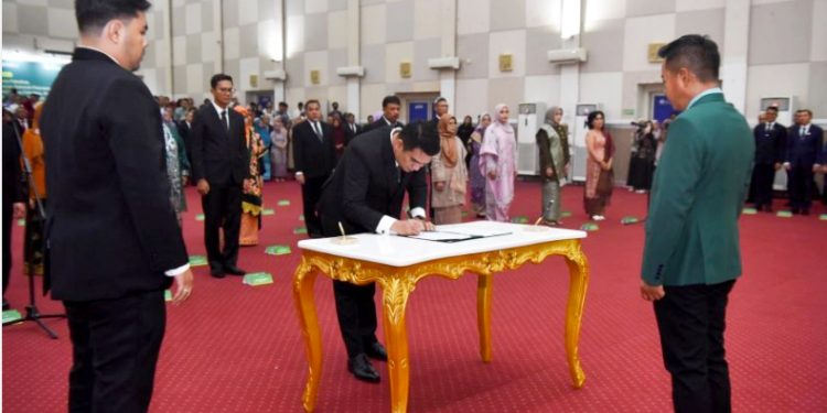 Rektor USU Prof Muryanto Lantik Dekan, Wakil Dekan Fakultas Serta Direktur dan Wakil Direktur Sekolah Pascasarjana