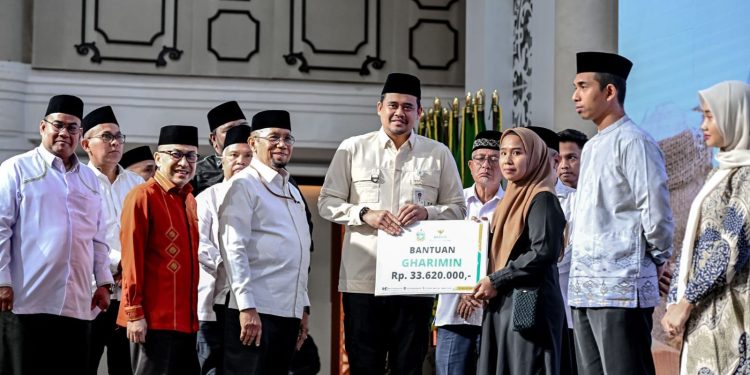 Gubernur Bobby Nasution Salurkan ZIS Rp3,5 Miliar kepada 5.051 Penerima Manfaat