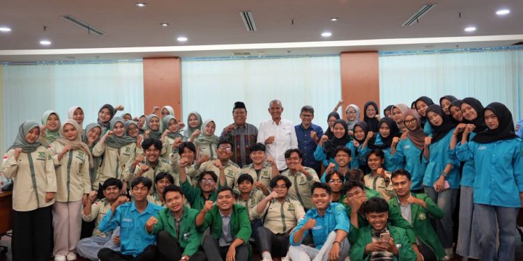 Dr.Sutarto, M.Si Ajak Mahasiswa Perkuat Literasi Digital