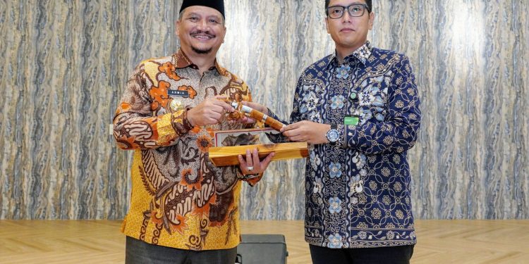 Sama-Sama Terluka karena Banjir, Ketulusan Wali Kota Medan Luluhkan Hati Bupati Aceh Tamiang