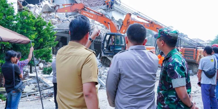 Wali Kota Medan Kerahkan Alat Berat dan Tim Medis Tangani Dampak Ledakan di Perumahan Grand Polonia