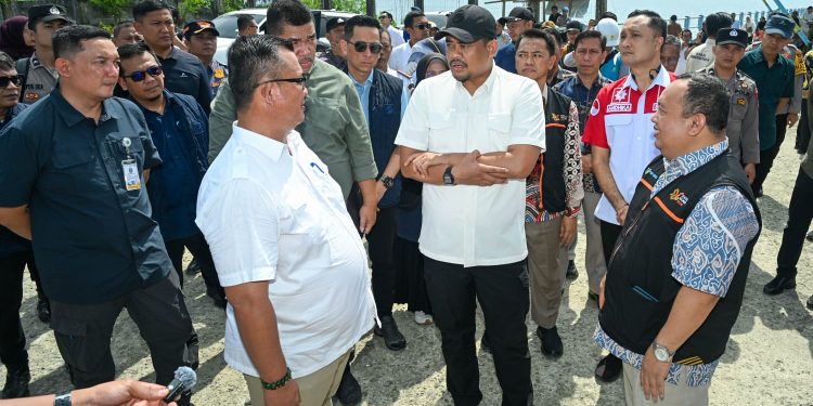 Gubernur Bobby Siapkan Gudang Logistik di Nias untuk Jaga Pasokan Saat Cuaca Buruk