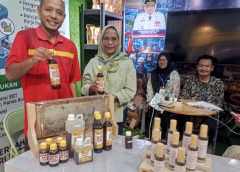 Madu Tulen Multi Flora Sekolah Bina Bersaudara Hadir di Stand Perindagsu Arena PRSU