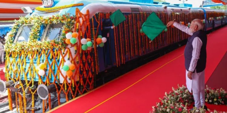 PM India Narendra Modi Luncurkan Kereta Api Hdrogen Pertama di Dunia