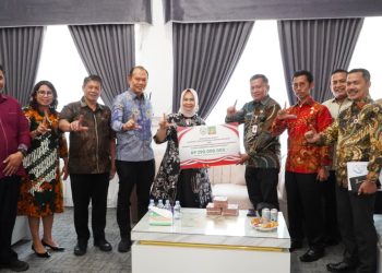 Plt Bupati Terima Rp290 Juta Bantuan dari Morowali untuk Pemulihan Rumah Ibadah