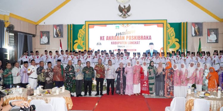 Plt Bupati Tiorita Apresiasi Paskibraka Langkat, Tekankan Keteladanan