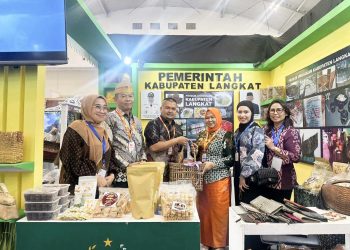 Plt Bupati Tiorita Promosikan Produk Unggulan Langkat di APKASI Otonomi Expo 2026