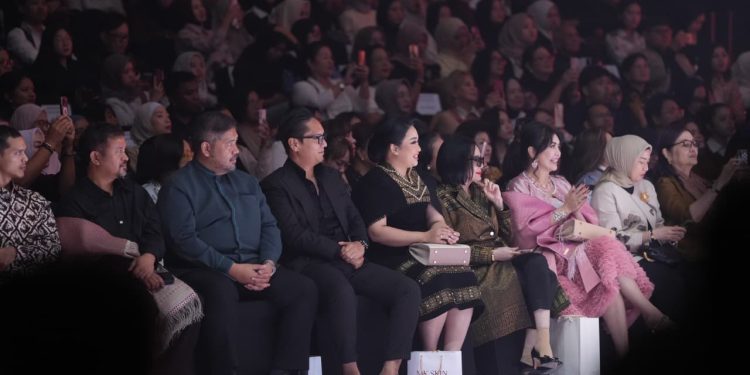 Horas! Anak Medan menggema di Indonesian Fashion Week