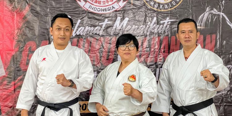 Ketua KONI Medan Terima DAN Kehormatan Shokaido