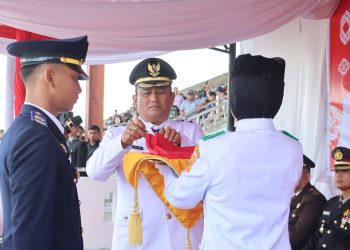 Upacara Penurunan Bendera Peringatan HUT ke-81 Kemerdekaan RI Berlangsung Khidmat 
