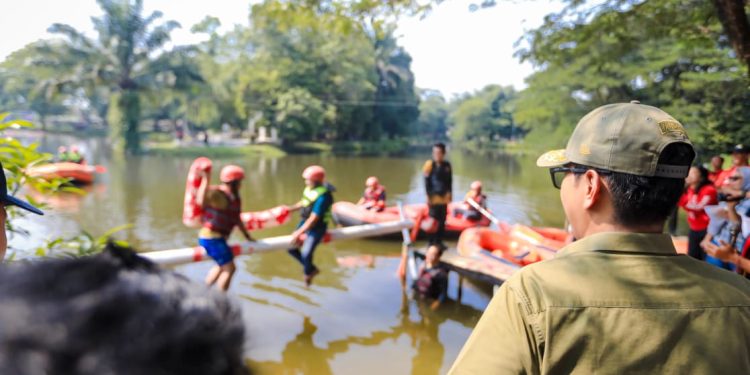 Serunya Lomba Pukul Bantal Meriahkan Semarak Korpri Gebyar Kemerdekaan RI di Taman Cadika