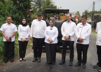Plt Bupati Langkat Tinjau Jalan Secanggang, Tahap I Rampung Sesuai Janji