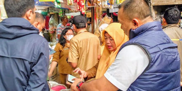 Sidak Harga Beras di Pasar Sei Sikambing Medan, Dinas Koperasi Pastikan Monitoring Dilakukan Setiap Hari