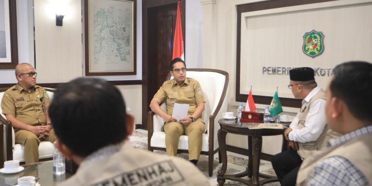 Jelang Haji 2027, Wali Kota Rico Perintahkan Verifikasi 160 Jamaah yang Belum Ditemukan hingga ke Wilayah