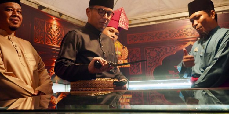 Buka Pekan Budaya Medan 2026, Rico Waas Main Gendang Melayu Deli dan Ajak Masyarakat Rawat Warisan Leluhur