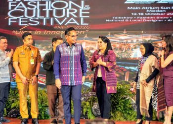 Wali Kota Rico Dorong Ulos Tembus Pasar Fesyen Dunia