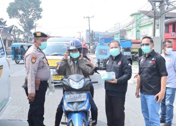 Pemkab Dairi Bagikan Masker ke Masyarakat
