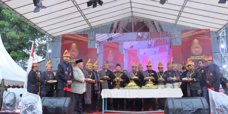 Bupati Dairi: Jadikan HIMPAK Organisasi Solid dan Jembatan Aspirasi Masyarakat Pakpak