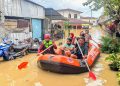 Rico Waas Gerak Cepat Tangani Banjir, BPBD Siaga Sejak Malam, Damkar Dikerahkan Bersihkan Sisa Lumpur