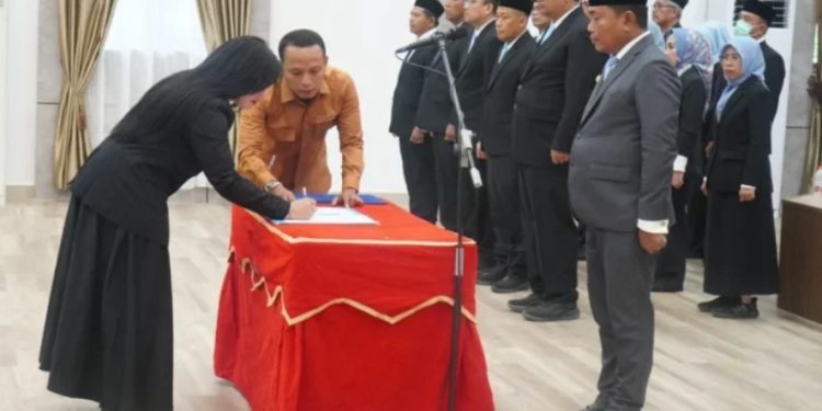 Wabup Deli Serdang Tekankan Integritas dan Pelayanan Publik pada Pejabat Baru