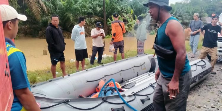 Plt Bupati Langkat Gerak Cepat Tangani Banjir Besitang, Bantuan Tersalurkan